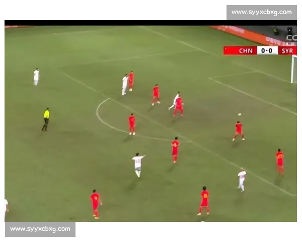 国足苏超对比视频引发热议：躲球与挡球背后的足球文化差异